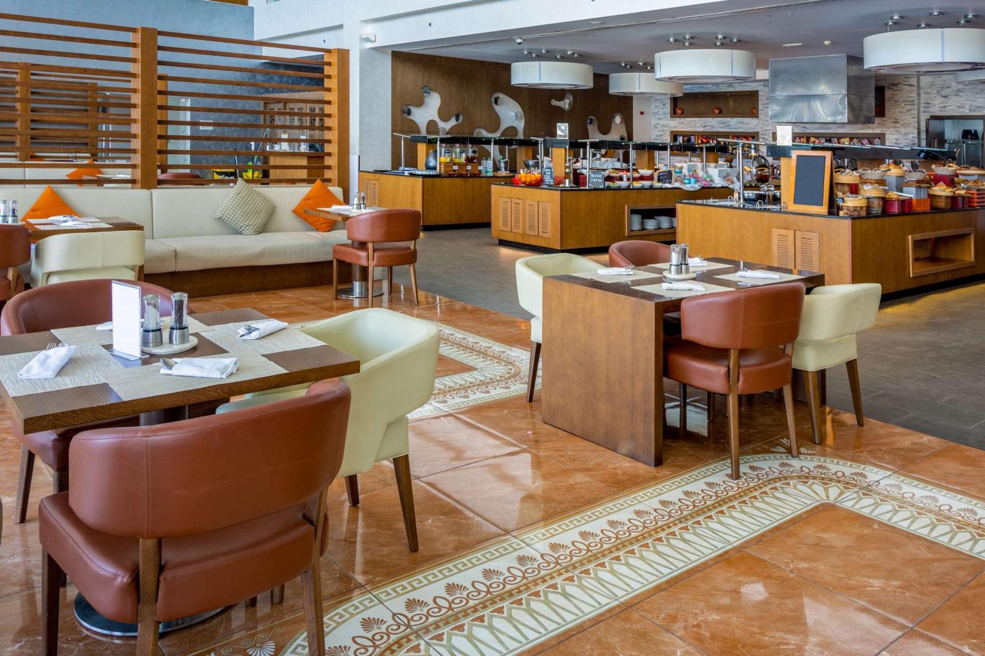 Radisson Blu & Resort, 5*