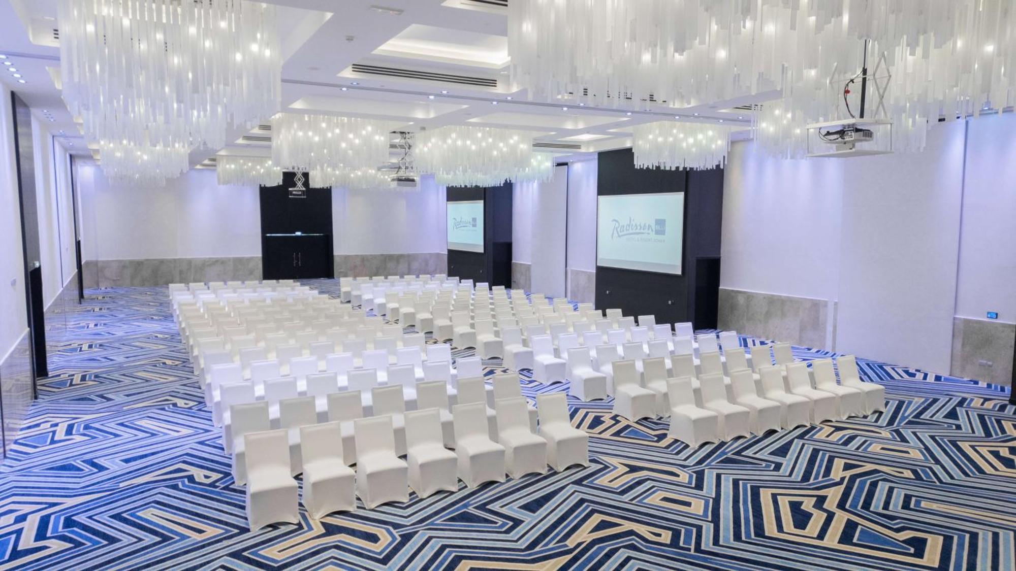 Radisson Blu & Resort, 5*